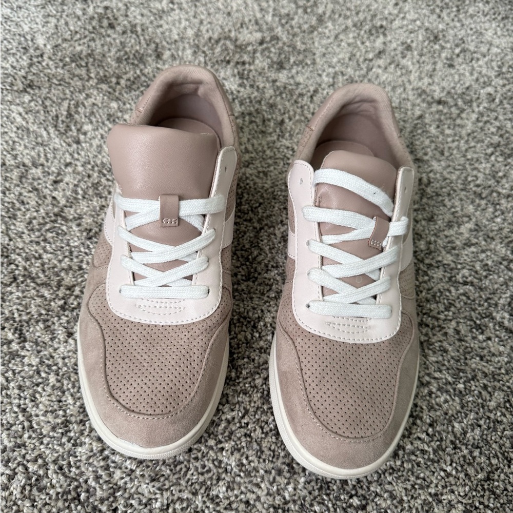 Old Navy Tan and White Sneakers Casual Comfort